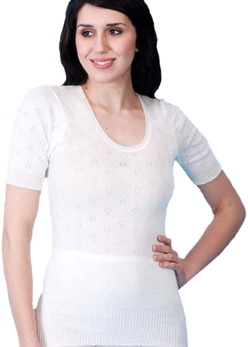 Astr Bell Hem Long Sleeve Sheer Lace Top In Black - Foto 11