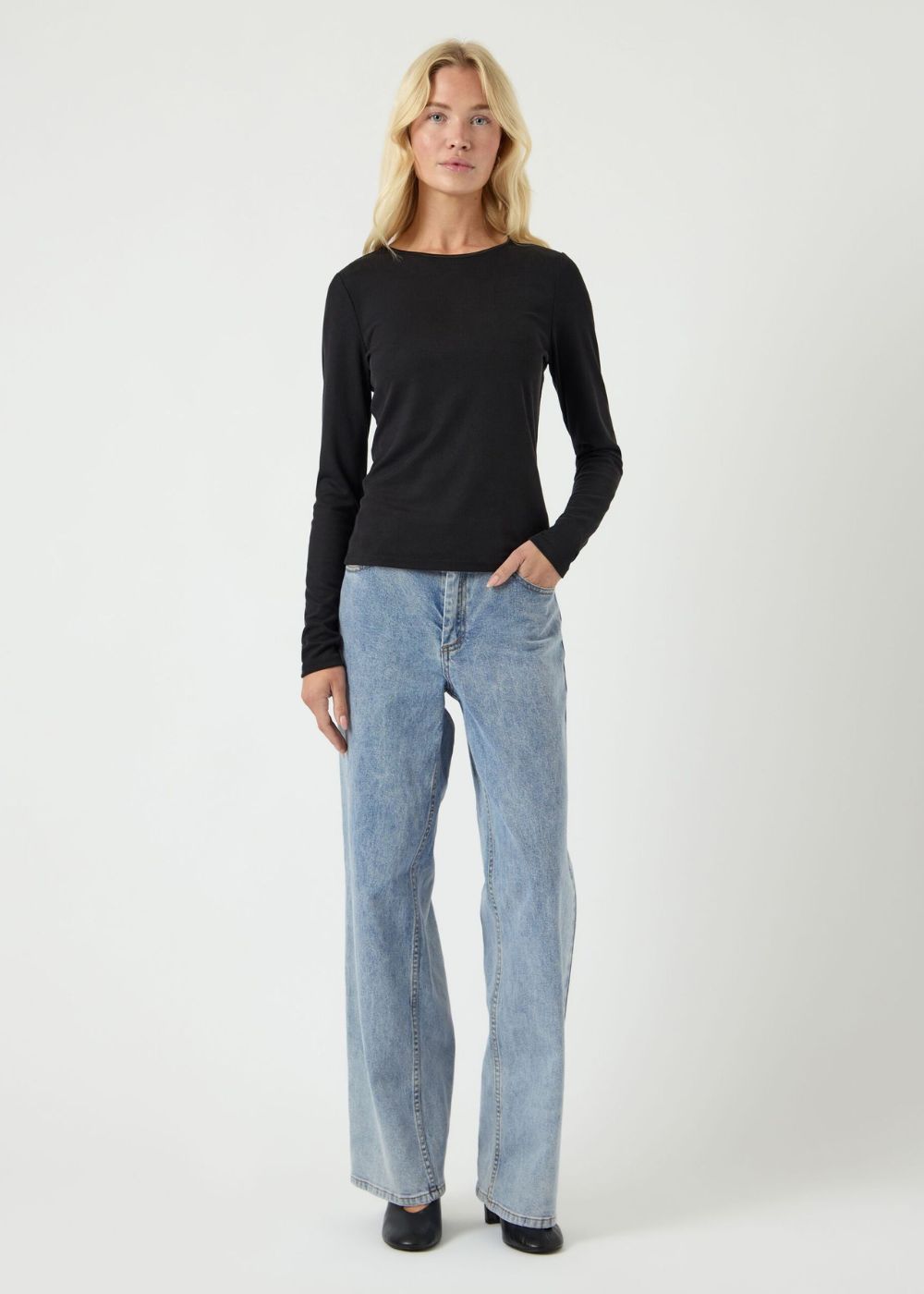 Top Con Peplum YAS Yasluma Para Mujer – Sin Mangas, Cuello Redondo, Diseño Con Volantes